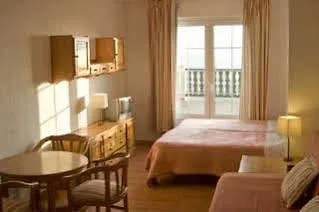 Hotel Montreal 2*